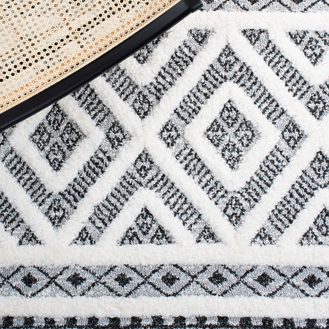 Safavieh Moroccan Tassel Shag Mts628F Grey/Ivory Rug.