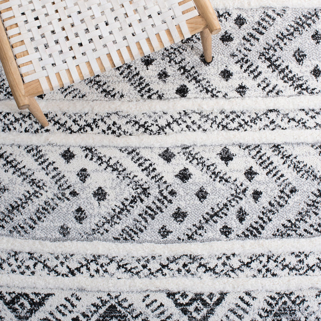 Safavieh Moroccan Tassel Shag Mts630A Ivory/Grey Rug.