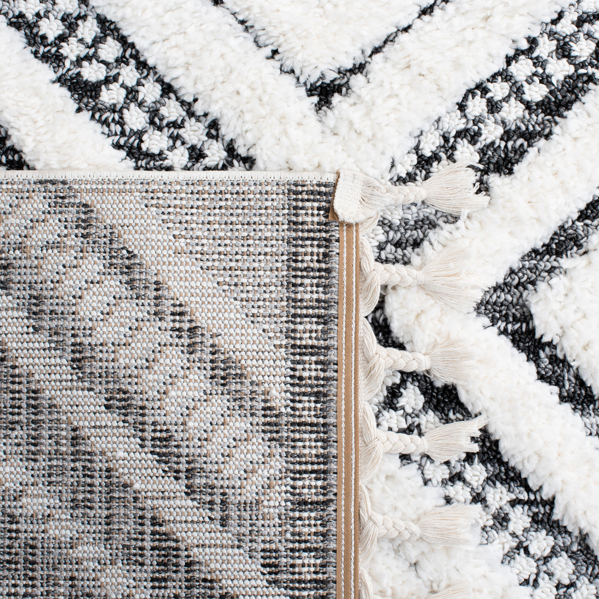 Safavieh Moroccan Tassel Shag Mts636A Ivory/Grey Rug.
