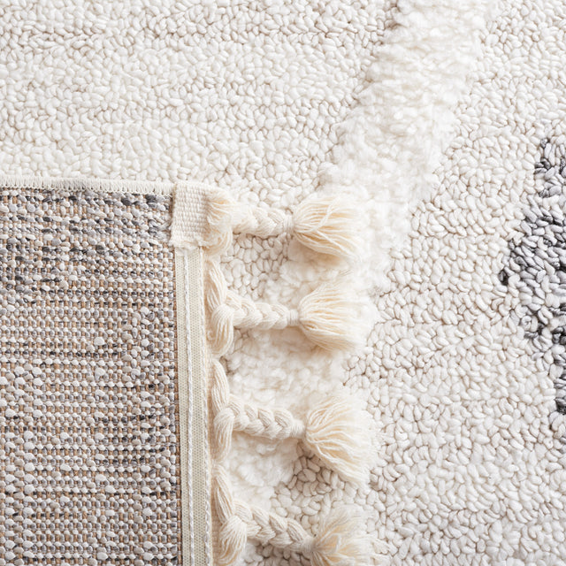 Safavieh Moroccan Tassel Shag Mts638A Beige/Grey Rug.