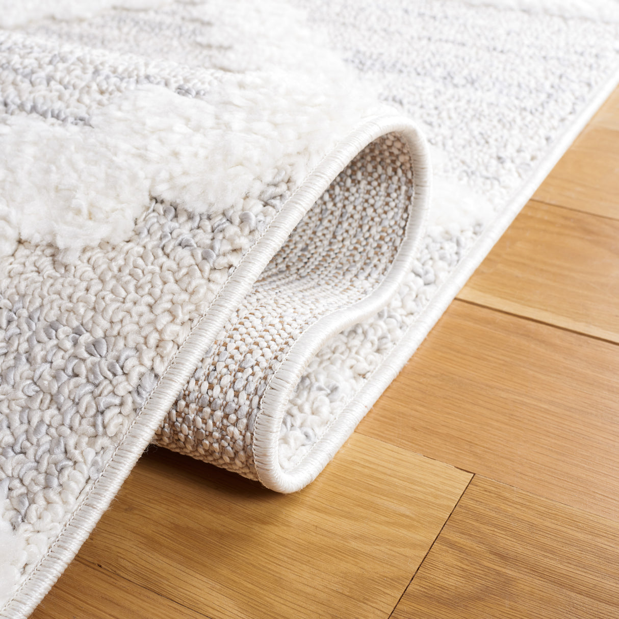 Safavieh Moroccan Tassel Shag Mts640A Ivory/Beige Rug.
