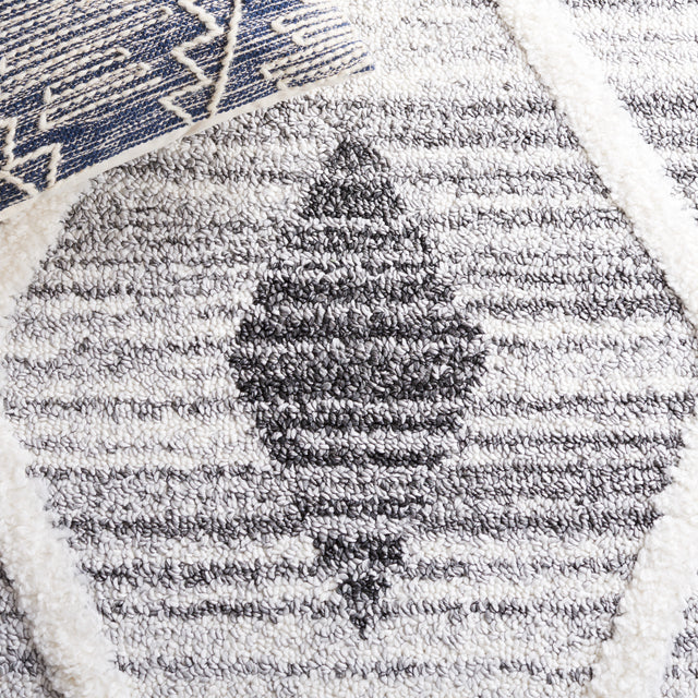 Safavieh Moroccan Tassel Shag Mts642F Grey/Ivory Rug.