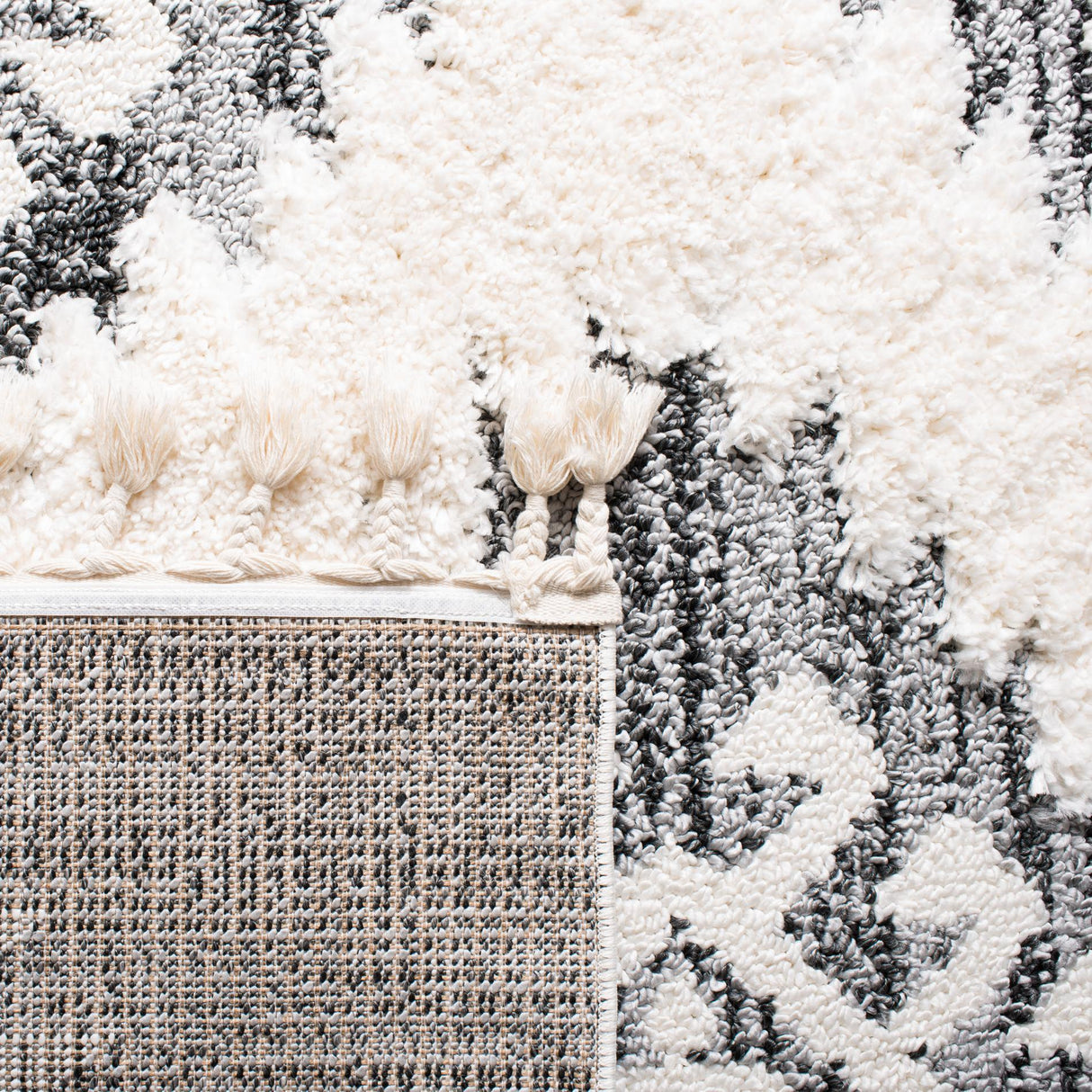 Safavieh Moroccan Tassel Shag Mts652F Ivory/Grey Rug.
