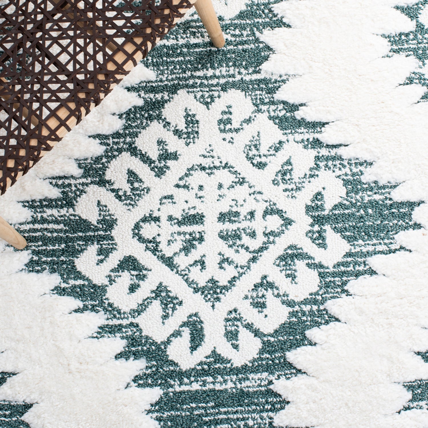 Safavieh Moroccan Tassel Shag Mts652Y Green/Ivory Rug.