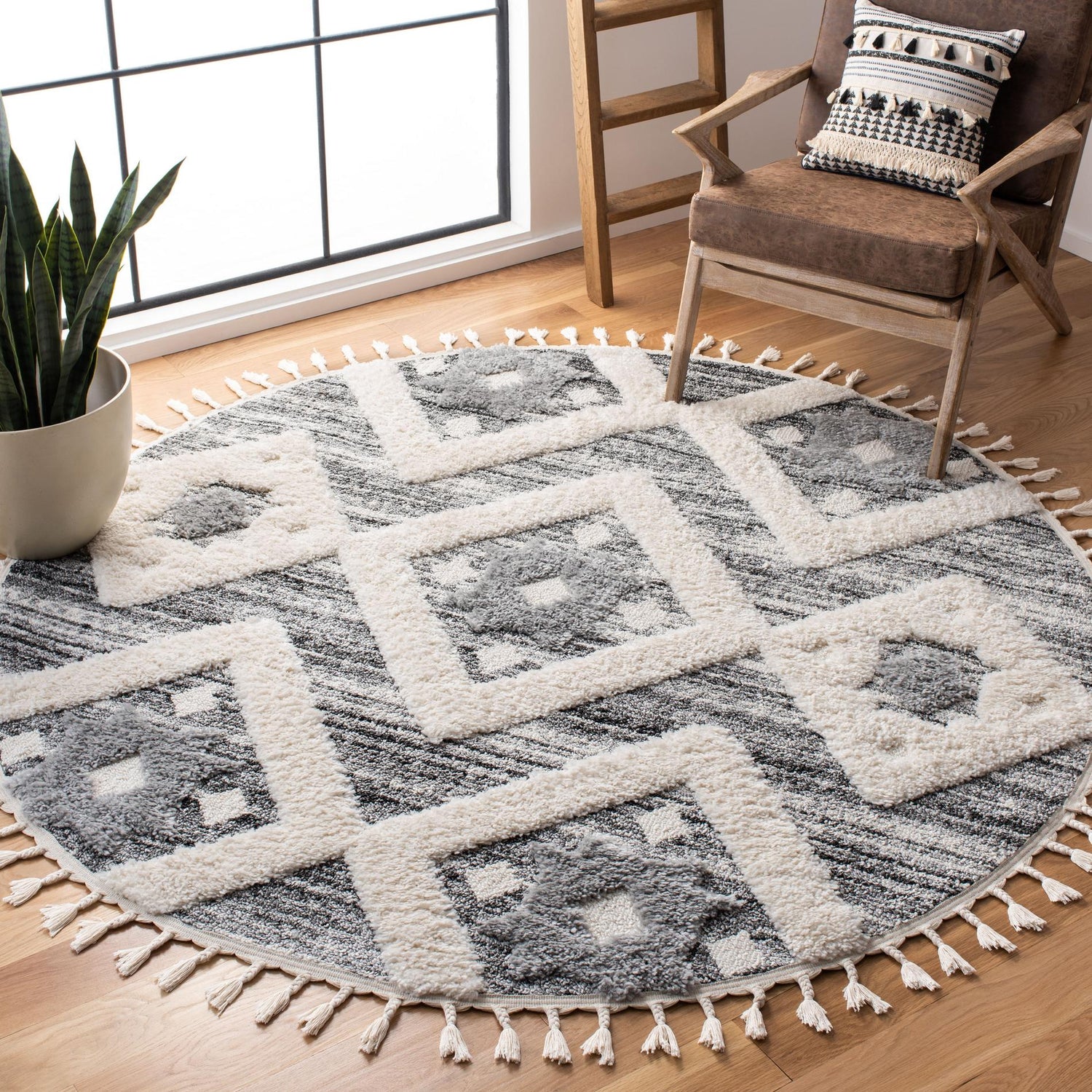 Safavieh Moroccan Tassel Shag Mts664G Grey/Ivory Rug.