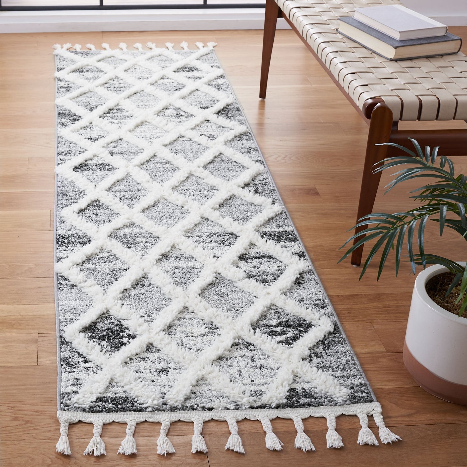 Safavieh Moroccan Tassel Shag Mts674F Grey/Ivory Rugs.