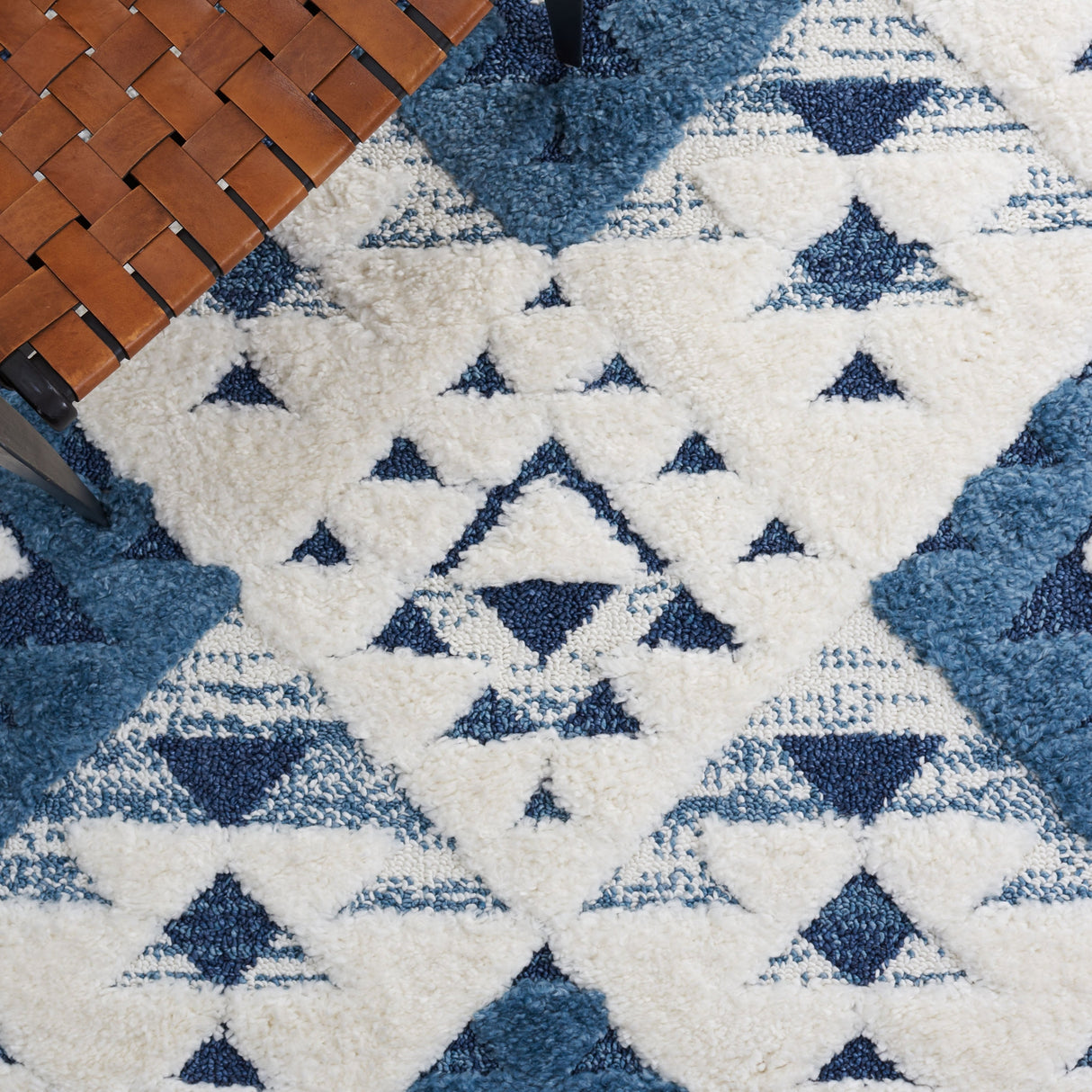 Safavieh Moroccan Tassel Shag Mts688M Blue/Ivory Rug.