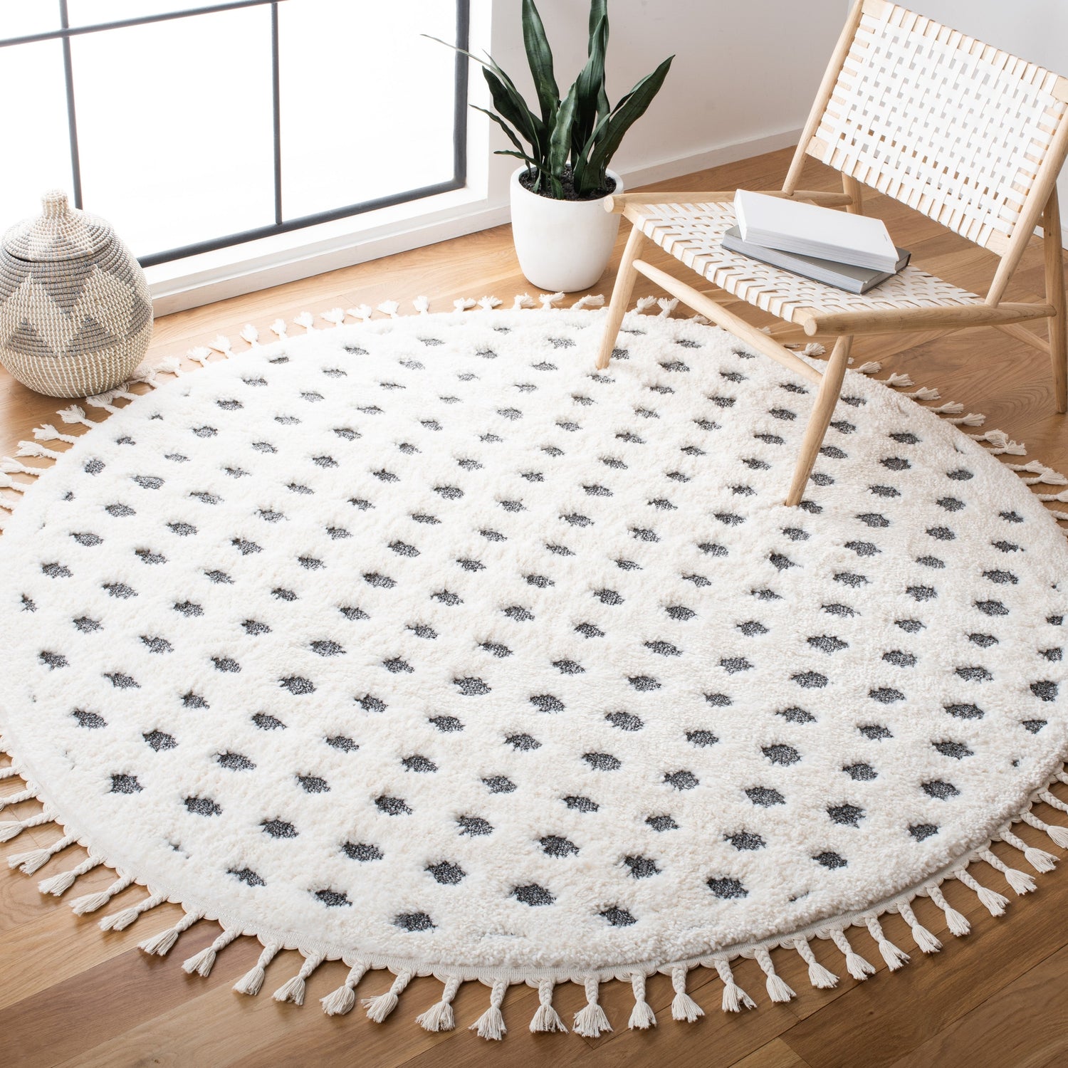 Safavieh Moroccan Tassel Shag Mts690A Ivory/Grey Rugs.