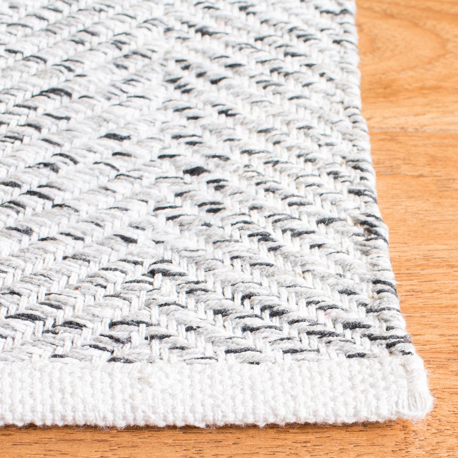 Safavieh Nantucket Nan144H Charcoal Rugs.