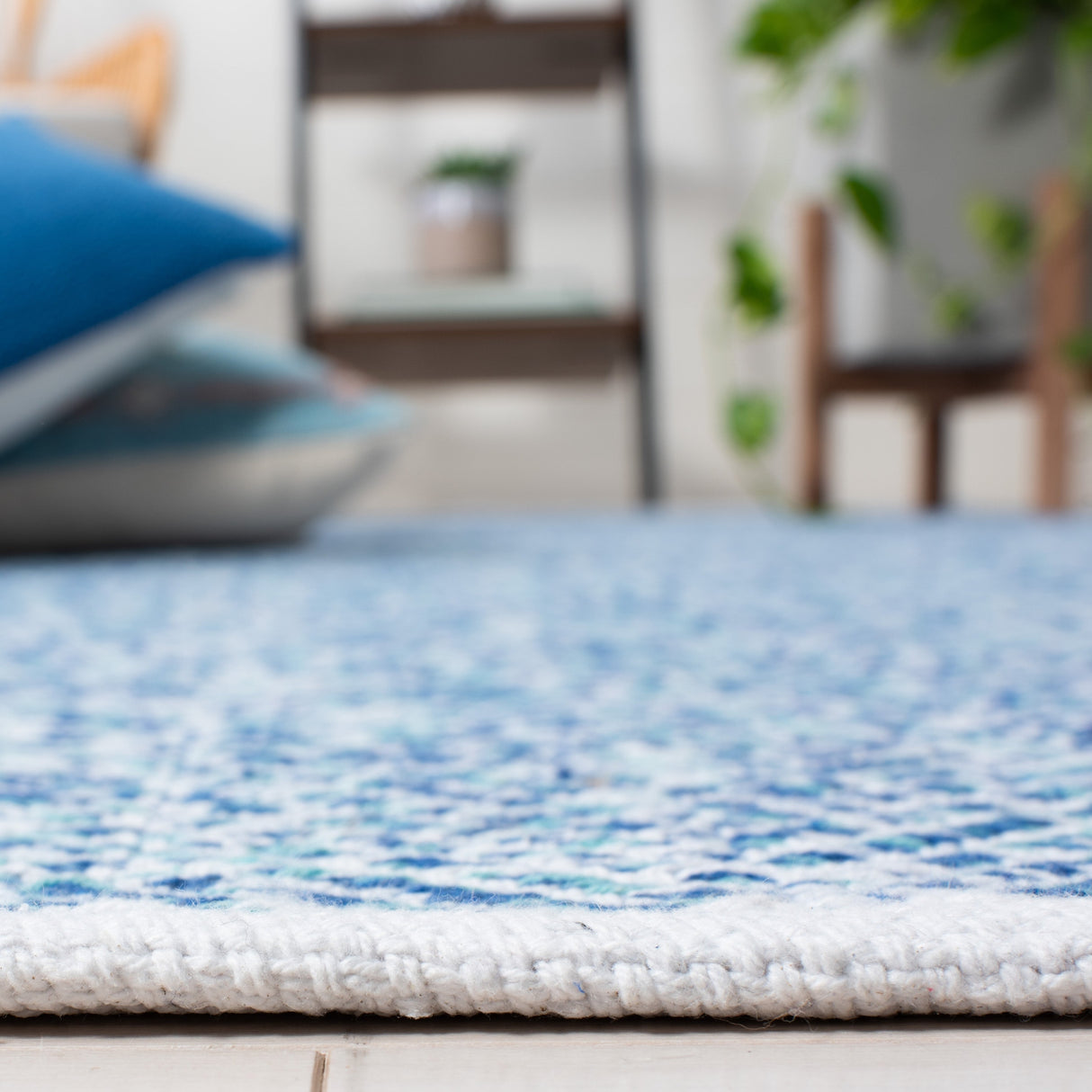 Safavieh Nantucket Nan144M Blue Rug.