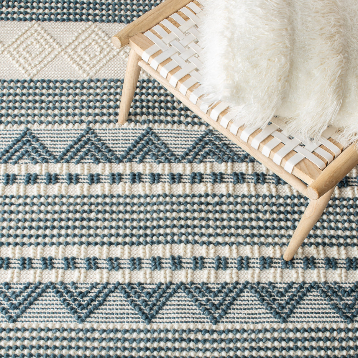 Safavieh Natura Nat102Y Dark Green/Ivory Rug.