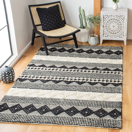 Safavieh Natura Nat102Z Black/Ivory Rug.