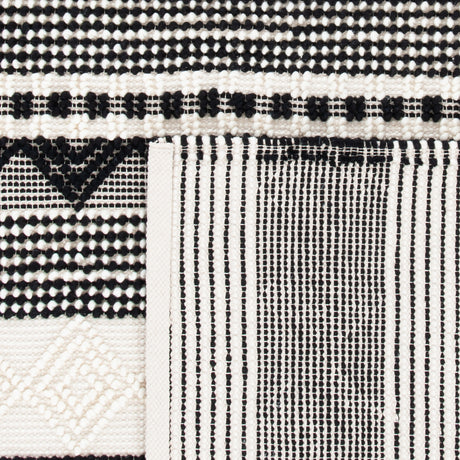 Safavieh Natura Nat102Z Black/Ivory Rug.