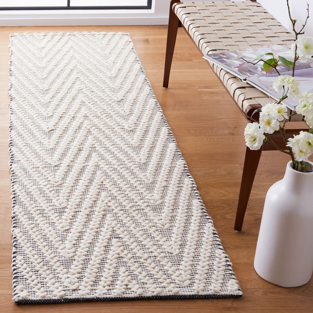 Safavieh Natura Nat277A Ivory/Black Rug.