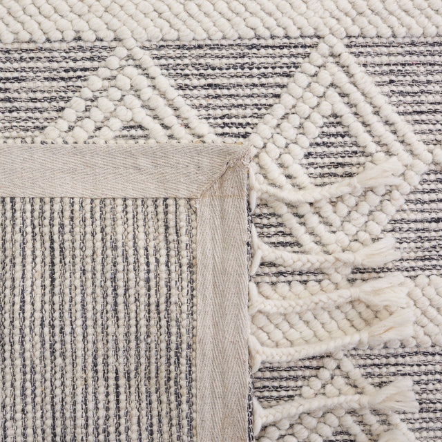 Safavieh Natura Nat307A Ivory/Black Rug.