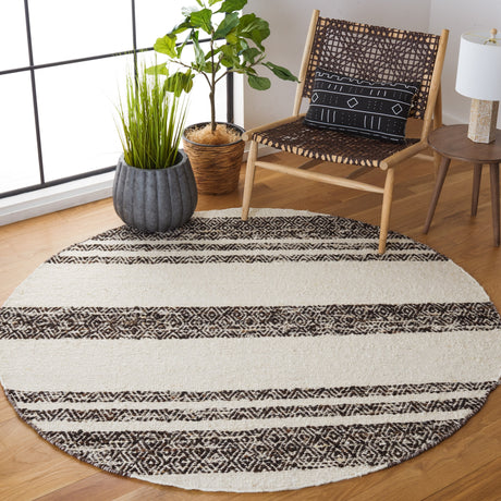Safavieh Natura Nat328Z Black/Ivory Rugs.