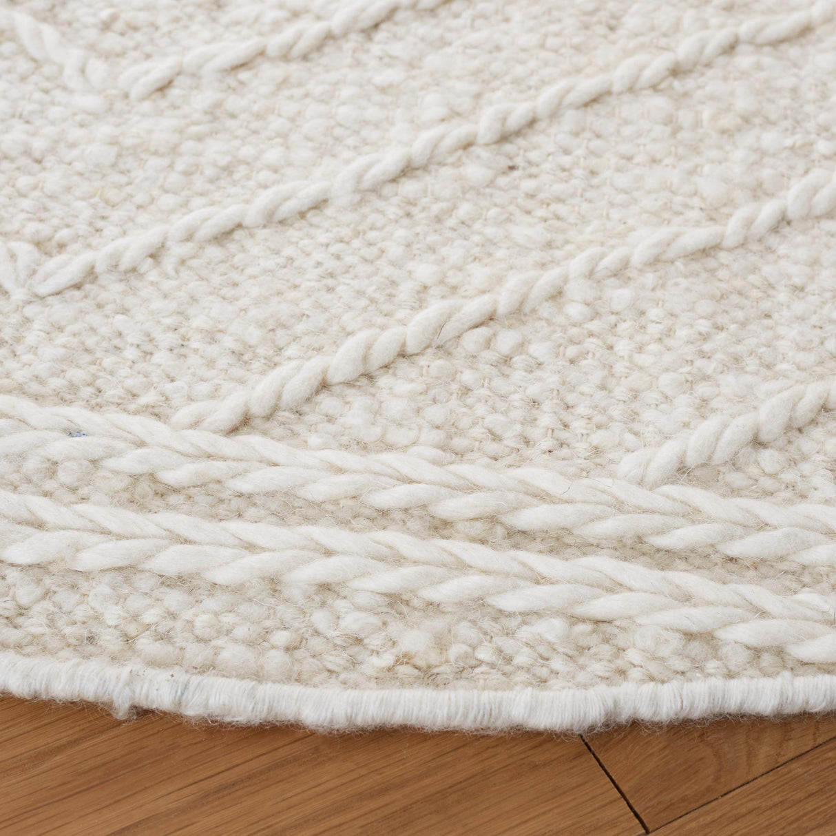 Safavieh Natura Nat333A Ivory/Black Rugs.