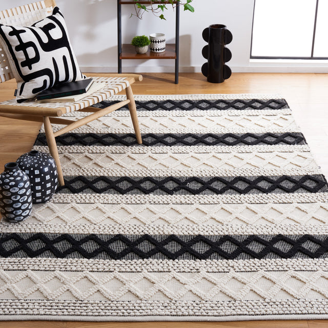 Safavieh Natura Nat334A Ivory/Black Rug.