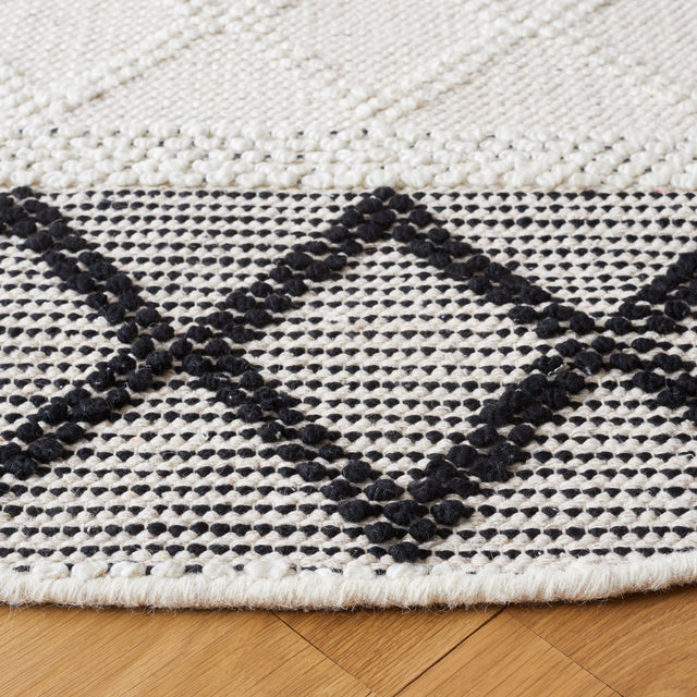 Safavieh Natura Nat334A Ivory/Black Rug.