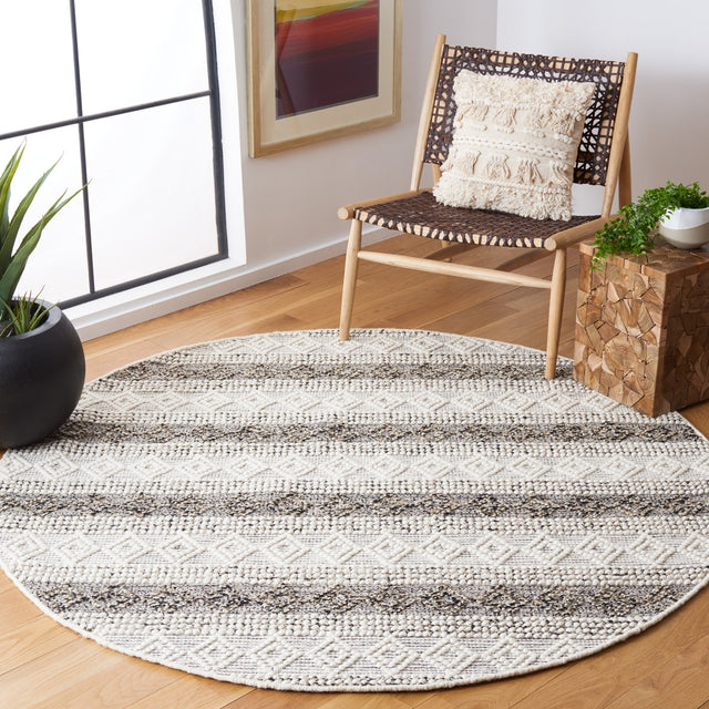 Safavieh Natura Nat336A Ivory/Black Rug.
