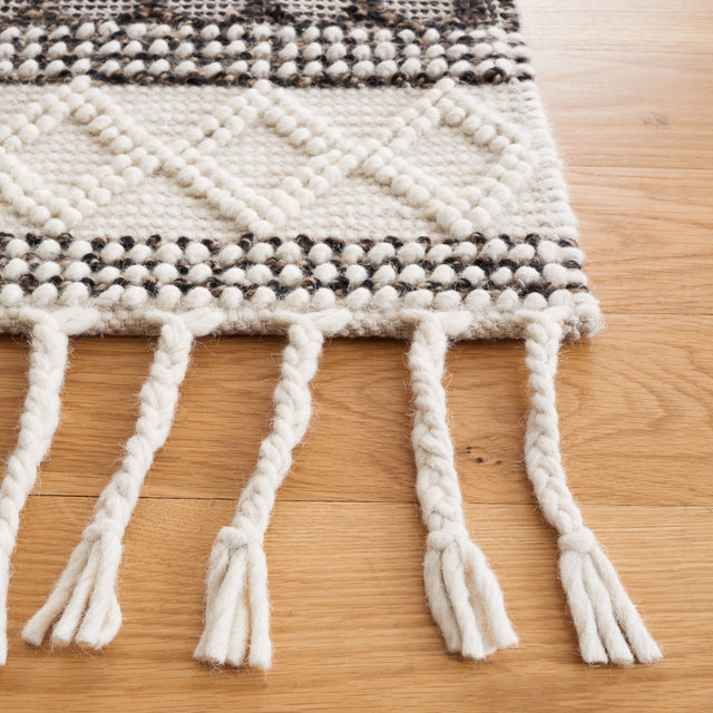 Safavieh Natura Nat340A Ivory/Black Rug.