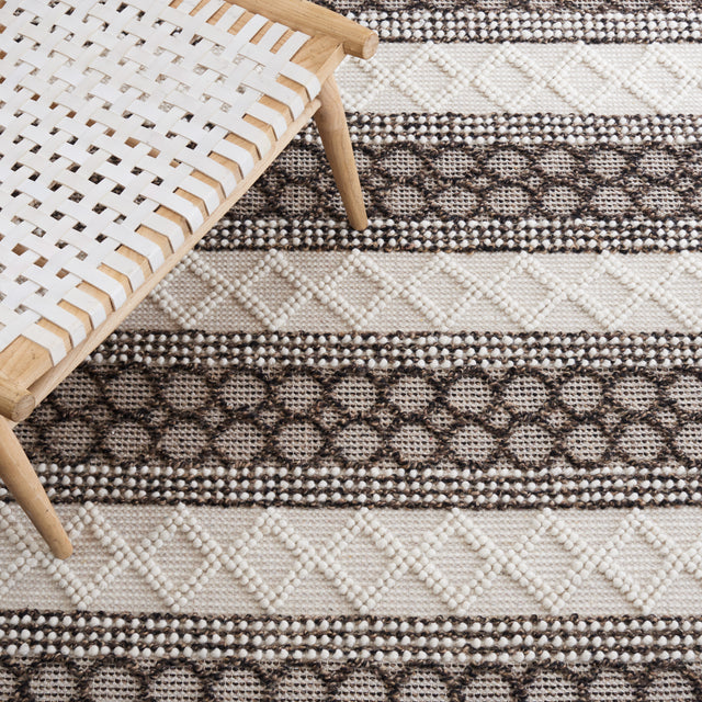 Safavieh Natura Nat340A Ivory/Black Rug.