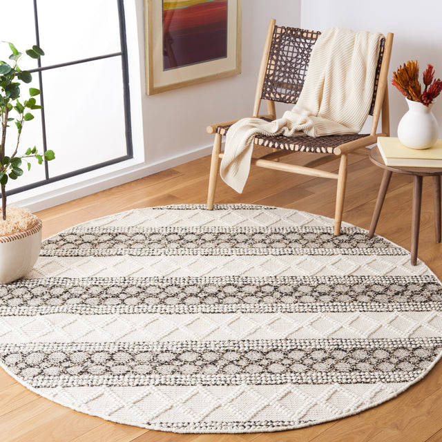 Safavieh Natura Nat340A Ivory/Black Rug.