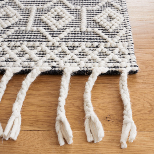 Safavieh Natura Nat341A Ivory/Black Rug.