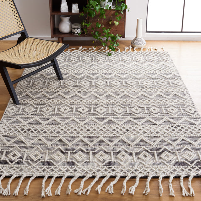 Safavieh Natura Nat341A Ivory/Black Rug.