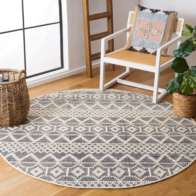 Safavieh Natura Nat341A Ivory/Black Rug.