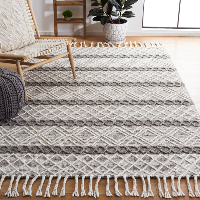 Safavieh Natura Nat344A Ivory/Charcoal Rug.