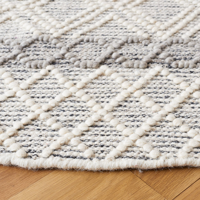 Safavieh Natura Nat344A Ivory/Charcoal Rug.
