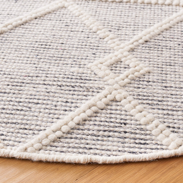 Safavieh Natura Nat347A Ivory/Black Rug.