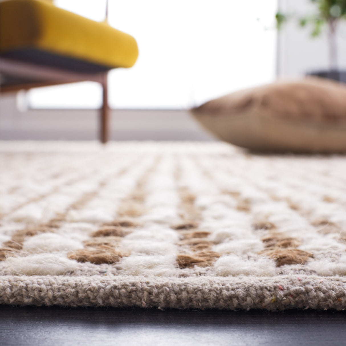 Safavieh Natura Nat349B Beige/Ivory Rug.