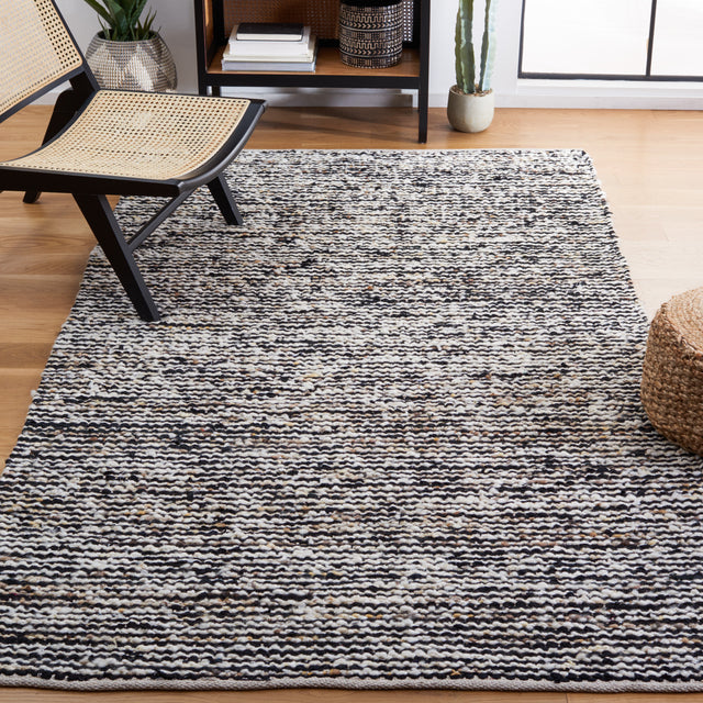 Safavieh Natura Nat350Z Black/Ivory Rug.