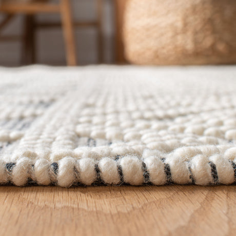 Safavieh Natura Nat353A Ivory/Black Rugs.