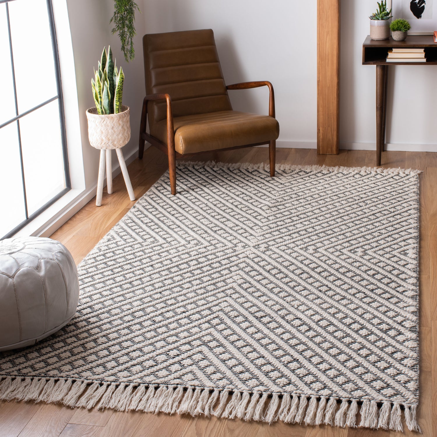 Safavieh Natura Nat355A Ivory/Black Rugs.