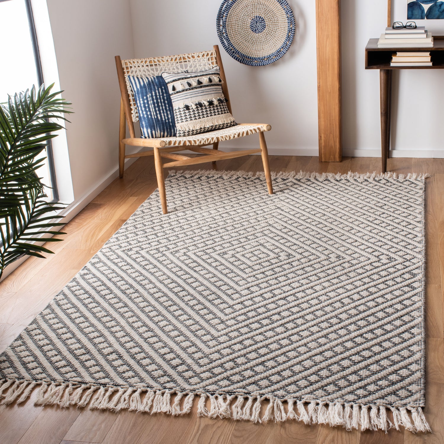 Safavieh Natura Nat357A Ivory/Black Rugs.
