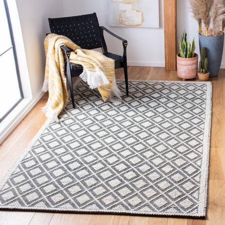 Safavieh Natura Nat475A Ivory/Black Rugs.