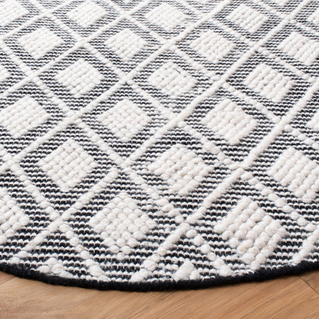 Safavieh Natura Nat475A Ivory/Black Rugs.
