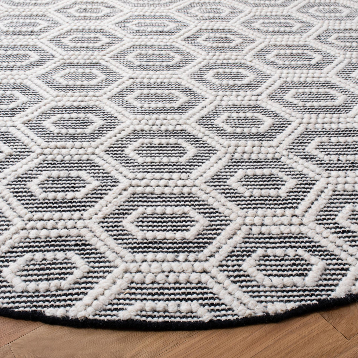 Safavieh Natura Nat476A Ivory/Black Rugs.