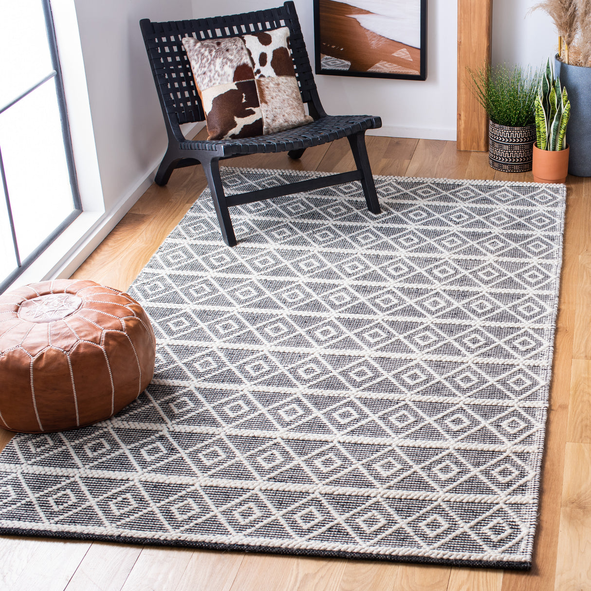 Safavieh Natura Nat477A Ivory/Black Rugs.
