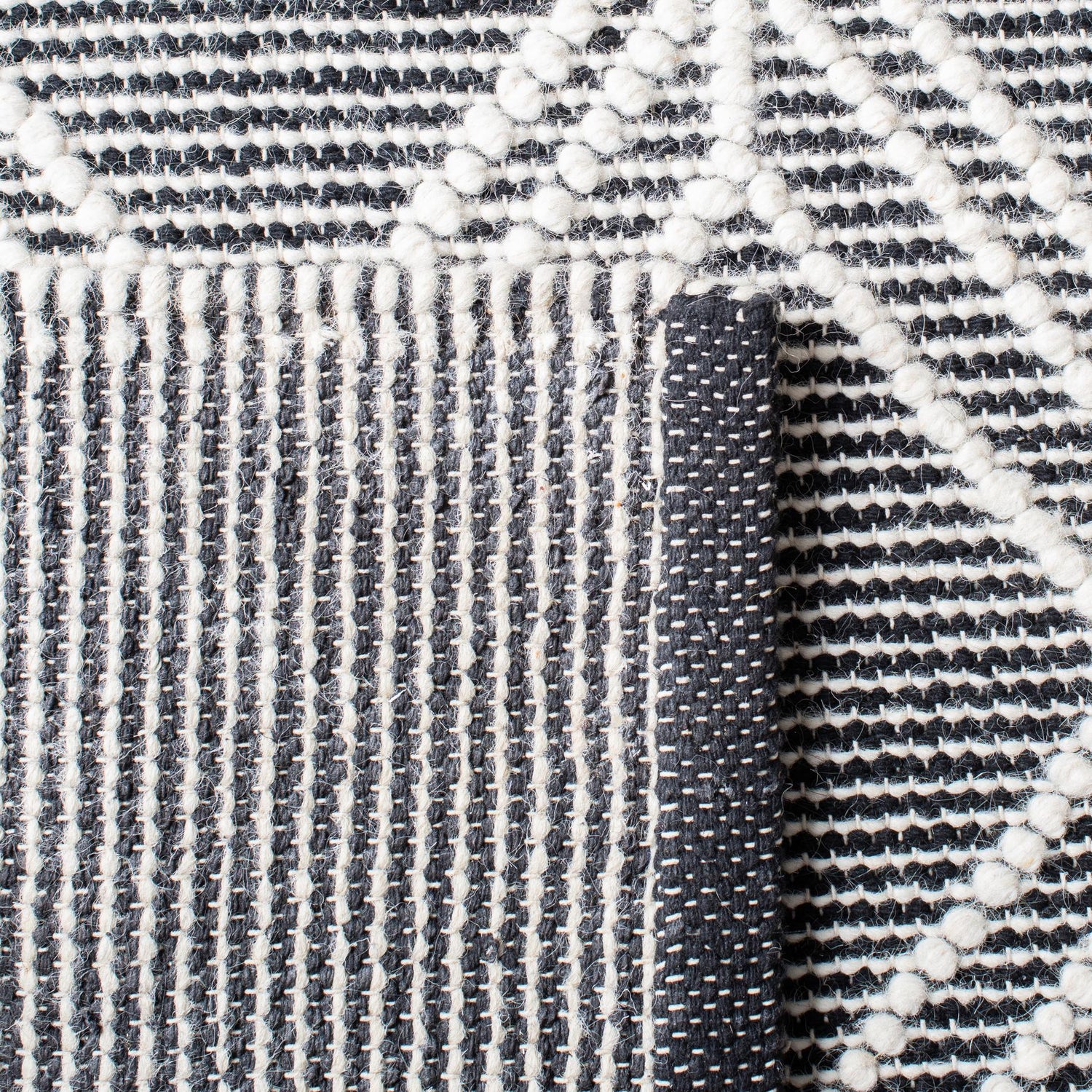 Safavieh Natura Nat478A Ivory/Black Rugs.