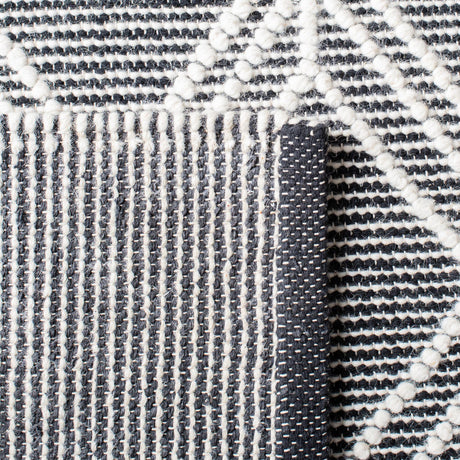 Safavieh Natura Nat478A Ivory/Black Rugs.