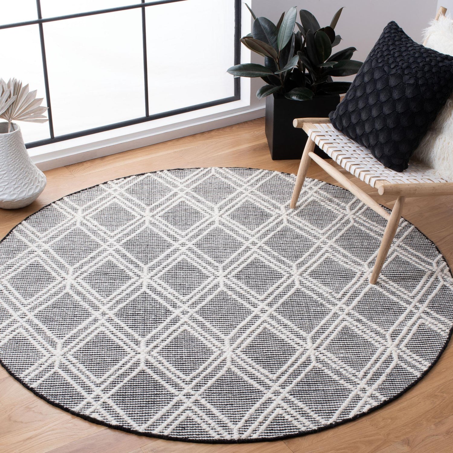 Safavieh Natura Nat478A Ivory/Black Rugs.