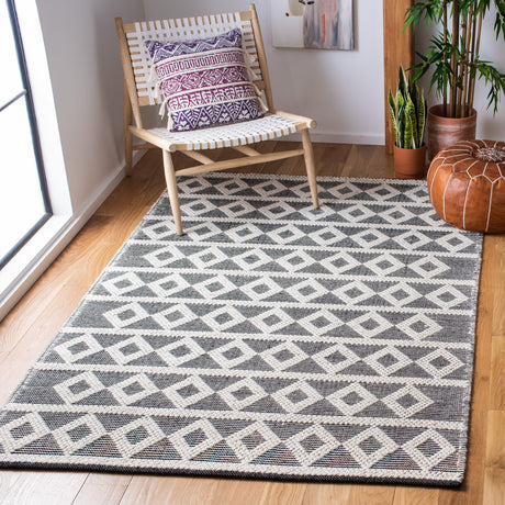 Safavieh Natura Nat479A Ivory/Black Rugs.
