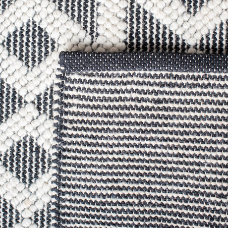 Safavieh Natura Nat479A Ivory/Black Rugs.