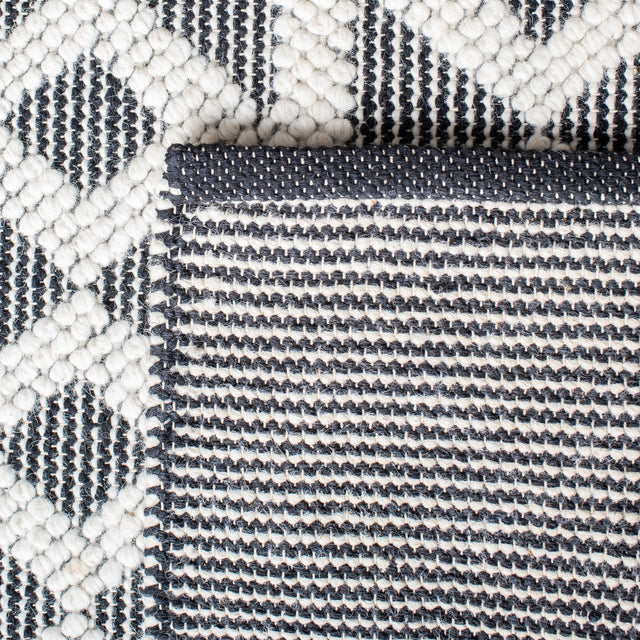 Safavieh Natura Nat479A Ivory/Black Rugs.