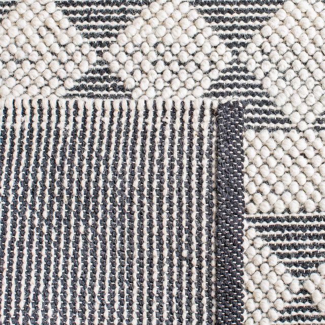 Safavieh Natura Nat481A Ivory/Black Rugs.