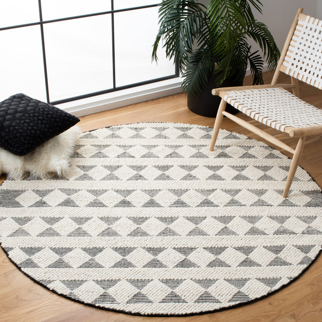Safavieh Natura Nat481A Ivory/Black Rugs.